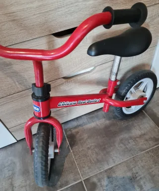 Bicicleta de equilibrio roja Chicco