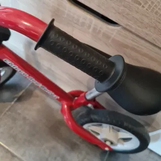 Bicicleta de equilibrio roja Chicco