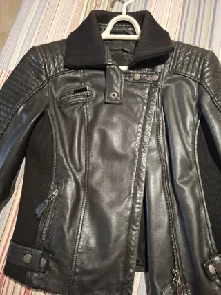 CHAQUETA DE NAPA NEGRA CON CREMALLERAS J.SIMORRA