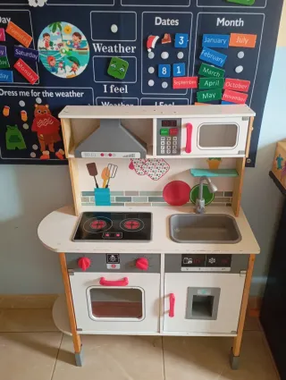 Cocinita infantil de madera