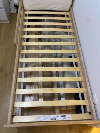 Cama infantil IKEA madera con barrera