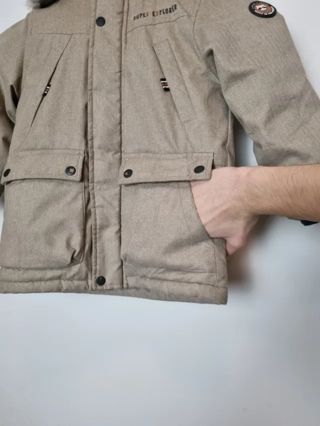 Parka con capucha de pelos para niños