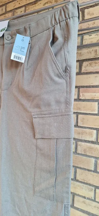 Pantalones cargo beige