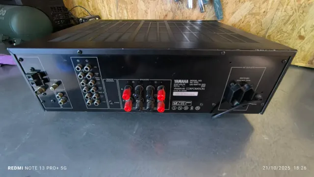 Amplificador Yamaha Negro