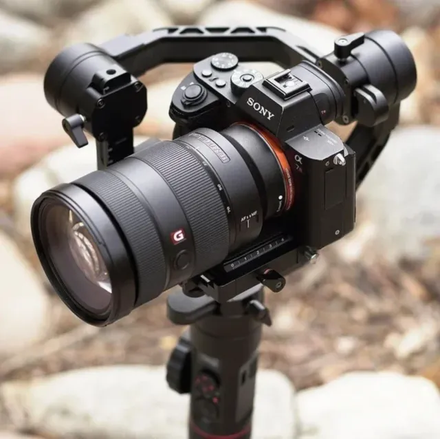 Grabación y editage de videos y videos de drone