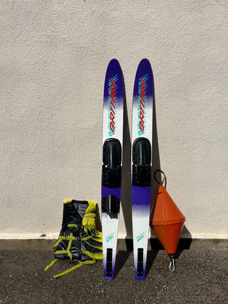 Esquís acuáticos con chaleco y boya de regalo