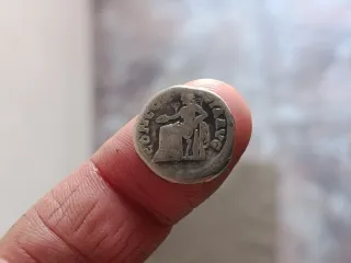 Denario de Sabina Concordia Avg