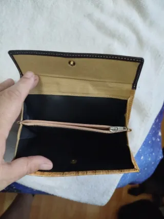 Monedero mujer piel cocodrilo dorado y marrón