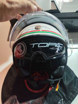 Casco Moto Blanco con Visera y Diseño Italiano