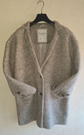 Abrigo Pull&Bear gris talla M