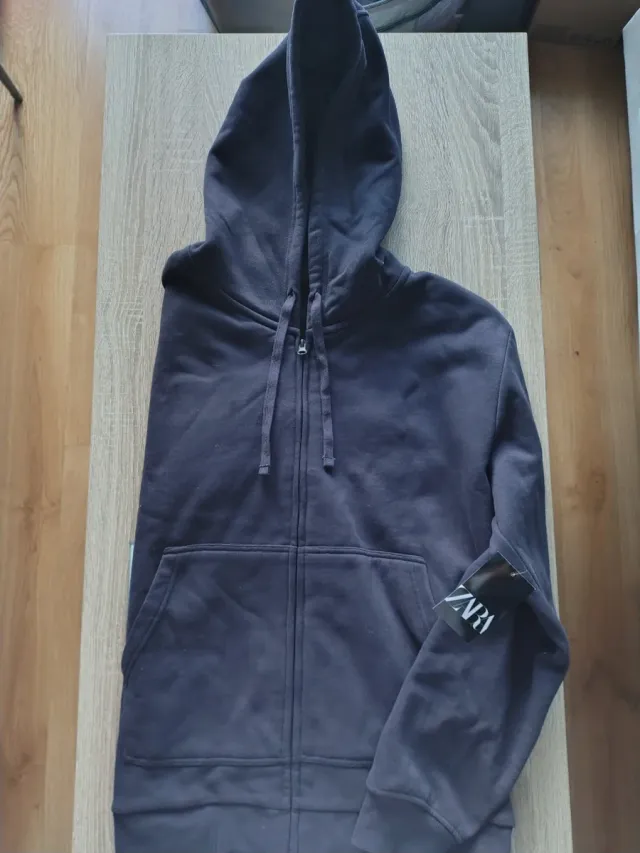 Chaqueta Zara con capucha y cremallera