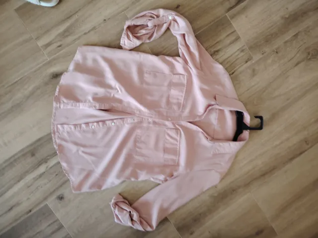 Camisa Stradivarius rosa