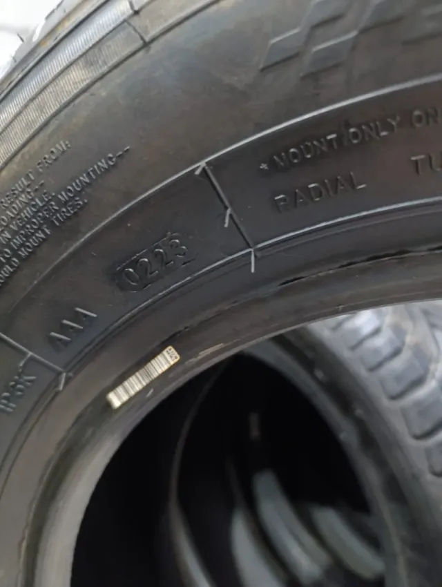 Neumáticos Royal Commercial 215/65R15C 104/102T