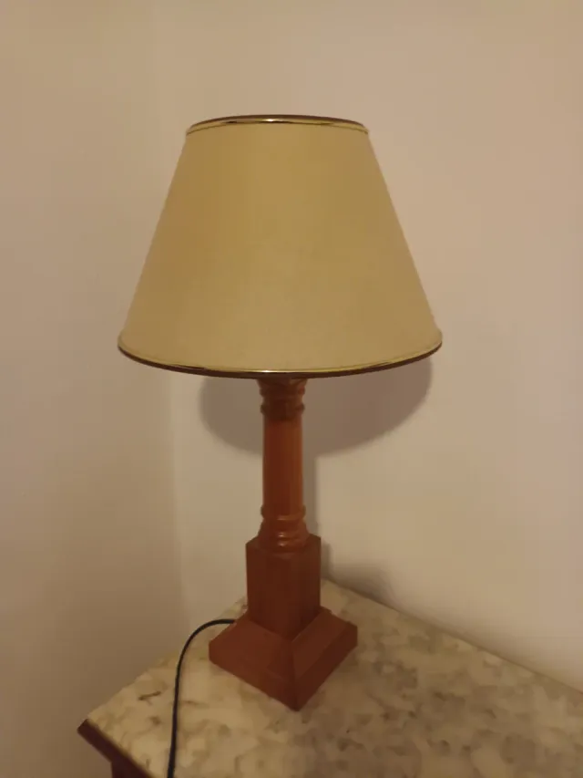 Lámpara de mesa madera 56cm