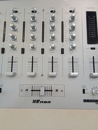 Mesa de mezclas DJ Xenon DAP Audio