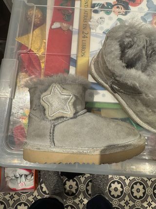 Botas UGG niña estrella gris talla 26