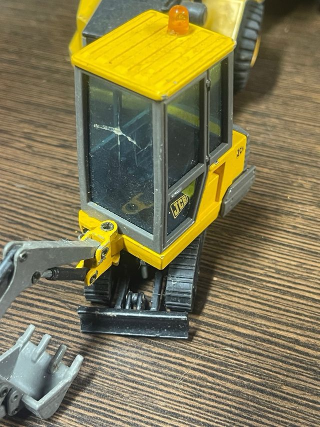 MÁQUINARIA DE CONSTRUCCIÓN METAL