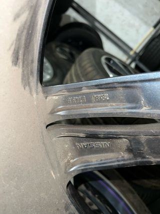 Llantas 19" Nissan 5x114.3 Con Neumáticos 90% vida