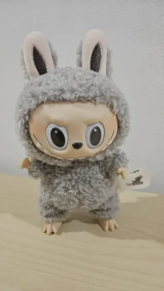 Labubu The Monsters Sea salt coconut. (Azul)