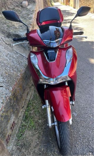 Honda SH 125i Roja con Baúl  2021  10.600km