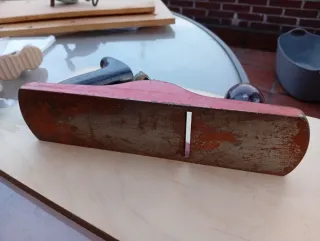 Cepillo de carpintero antiguo