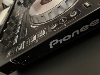 Controlador DJ Pioneer DDJ-SX2 + Caja de seguridad