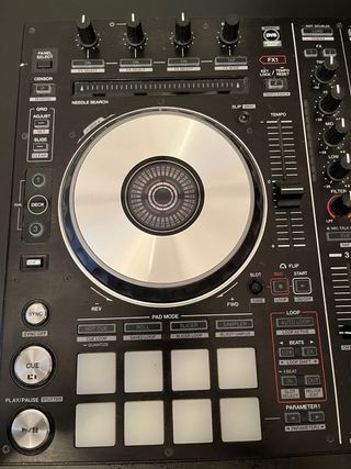 Controlador DJ Pioneer DDJ-SX2 + Caja de seguridad