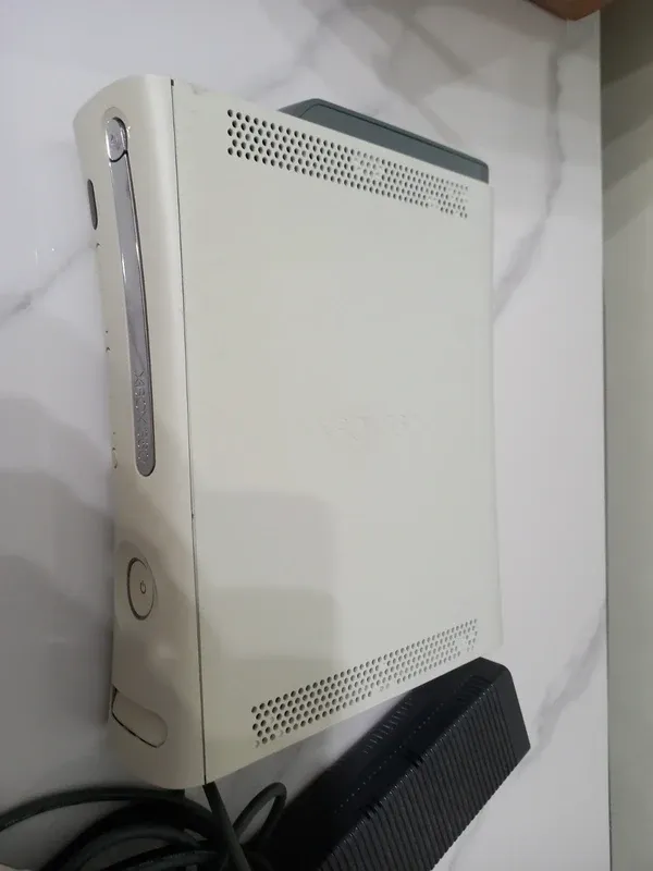 Xbox 360 Console Bianca