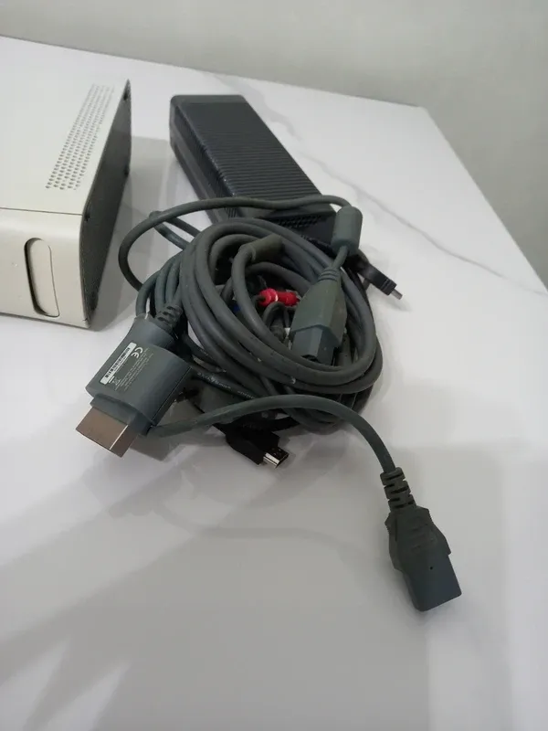 Xbox 360 Console Bianca