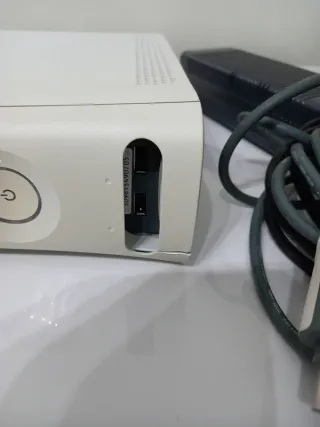 Xbox 360 Console Bianca