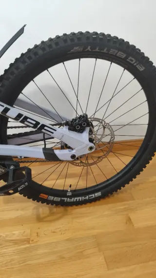 Cube Two15 Race 2025 cyclamen´n´black Talla M