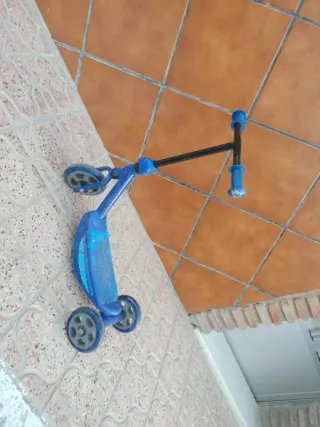 Patinete infantil azul