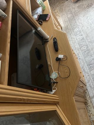 Mueble vitrina salón madera y cristal