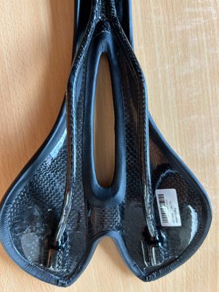 Sella per mtb o bici da corsa in carbon color Nero