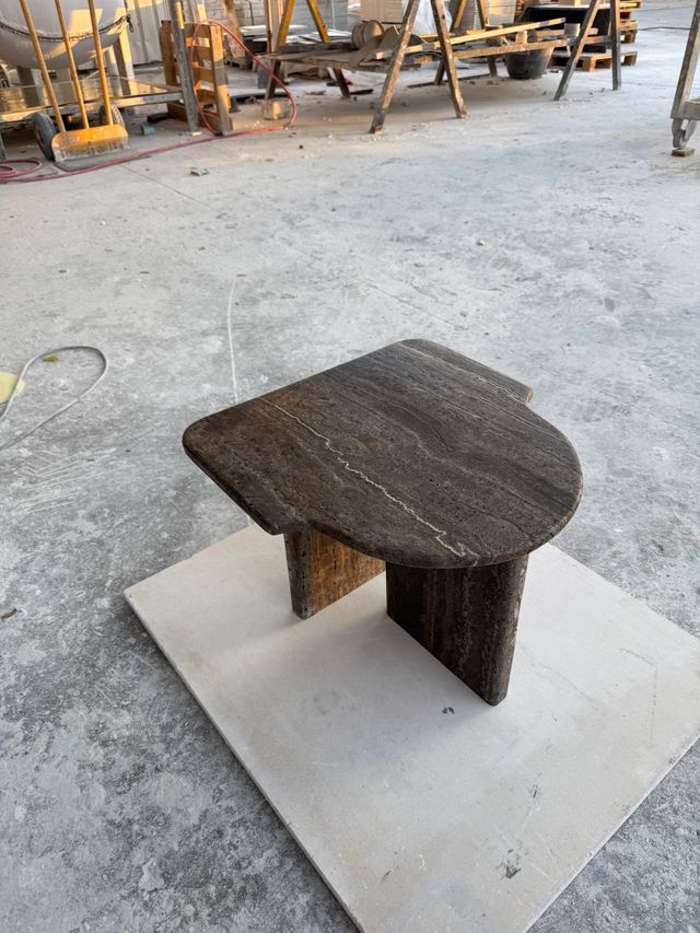 Mesita de noche de mármol diseño travertino