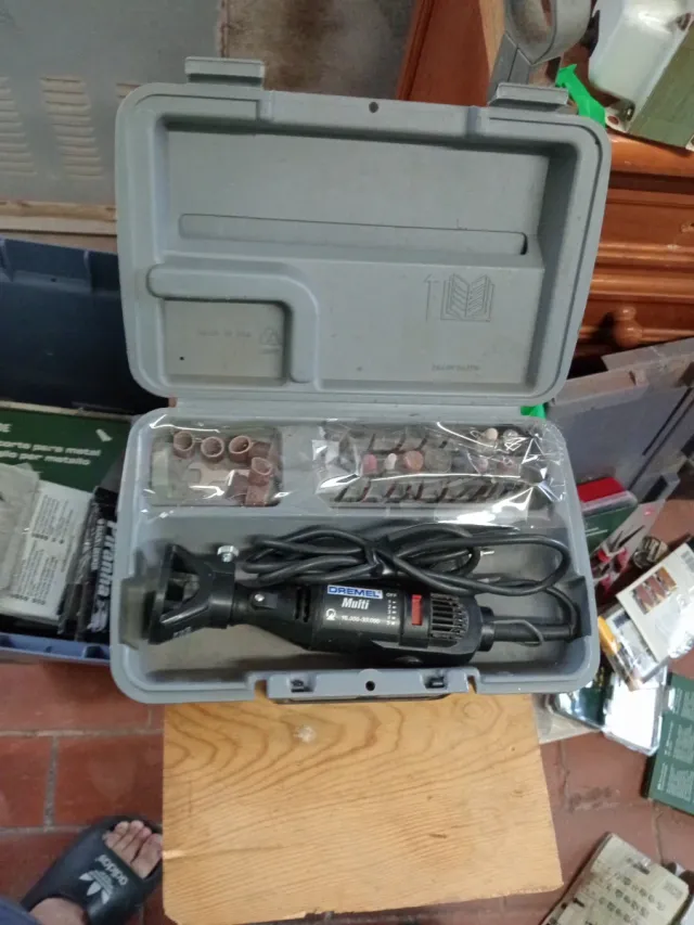 Dremel Multi-Herramienta con Accesorios