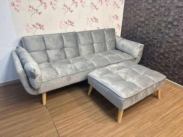 Sofá Cama: Lujo, Puf y Elegancia Gris