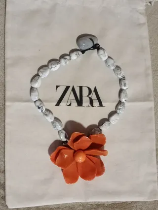 Collar Zara flor