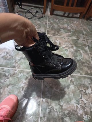 Botas charol niña talla 24