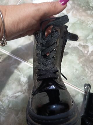 Botas charol niña talla 24