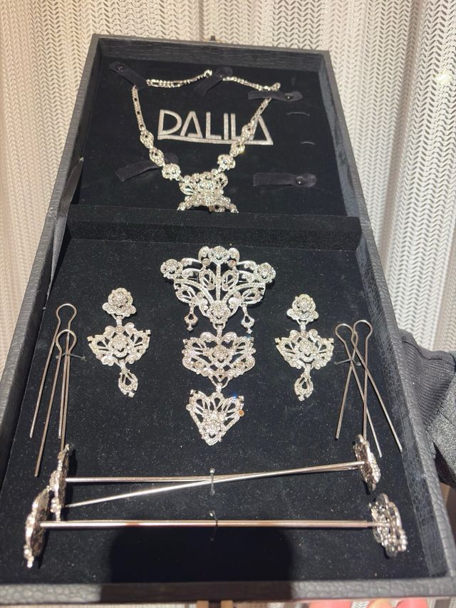 Aderezo Fallera Dalila Plata.