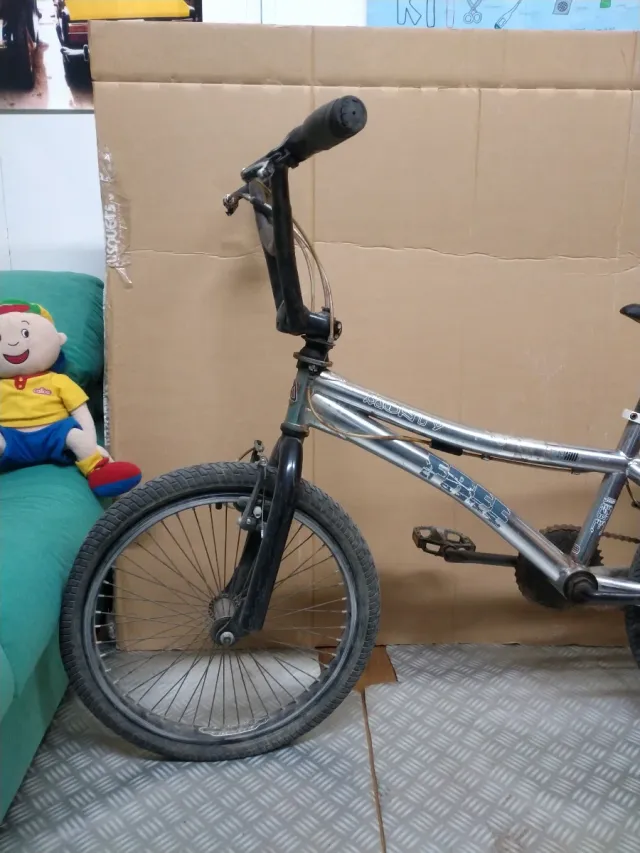 Bicicleta Monty BMX Plata