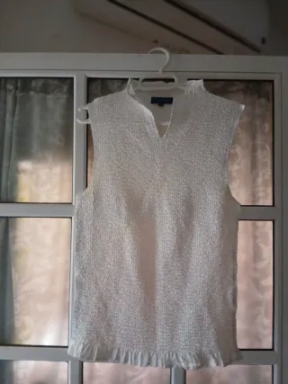 Camisa sin mangas blanca