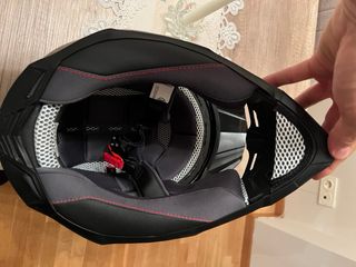 Casco de moto trail negro