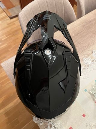 Casco de moto trail negro