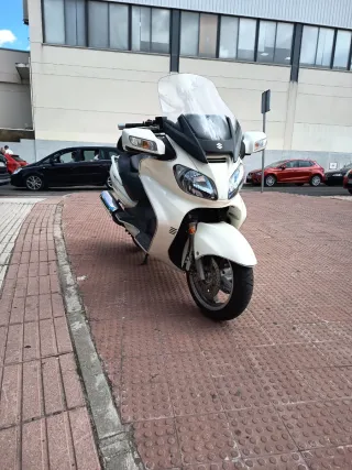 Suzuki Burgman 650