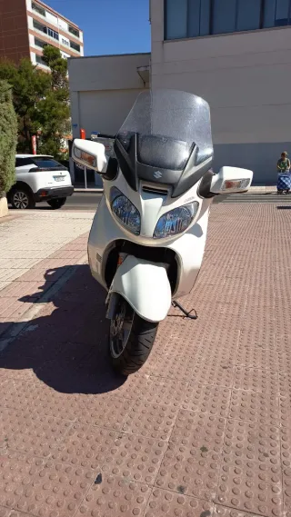 Suzuki Burgman 650