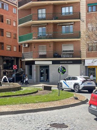 Local comercial en alquiler en José Zorrilla - Padre Claret en Segovia