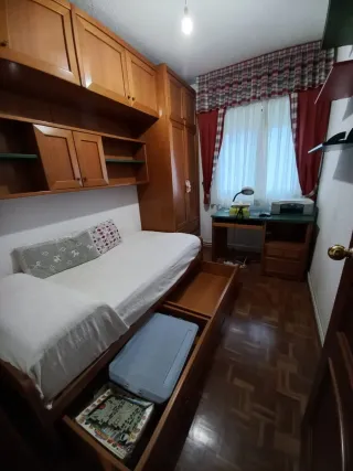 Dormitorio puente 90 con armario