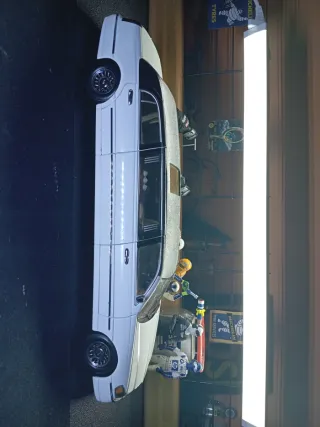 Limusina Lincoln Town Car 1/18 Sun Star Blanca